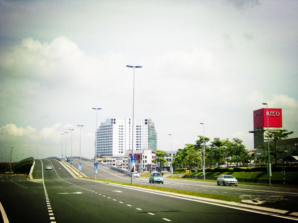 Hotel Time Johor Bahru Extérieur photo